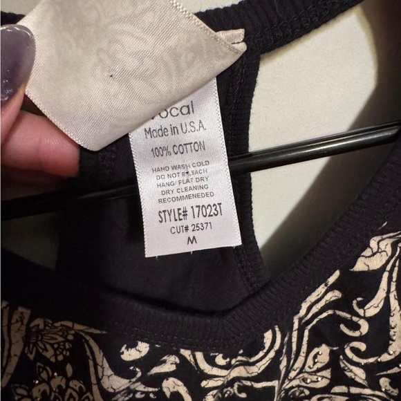 Vocal Sleeveless Skull Tank Top with Rhinestones NWOT medium - Picture 6 of 6